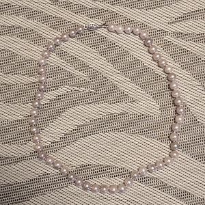 Freshwater pearl necklace w/ authenticity certificate